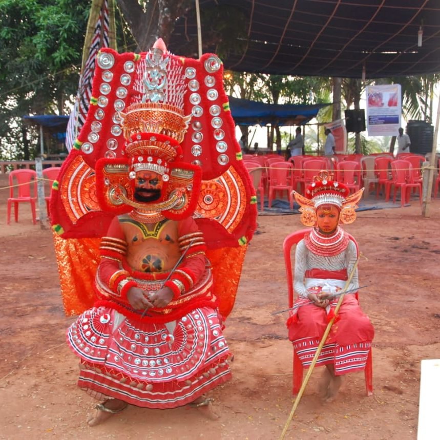 Thekkan Kariyathan Theyyam