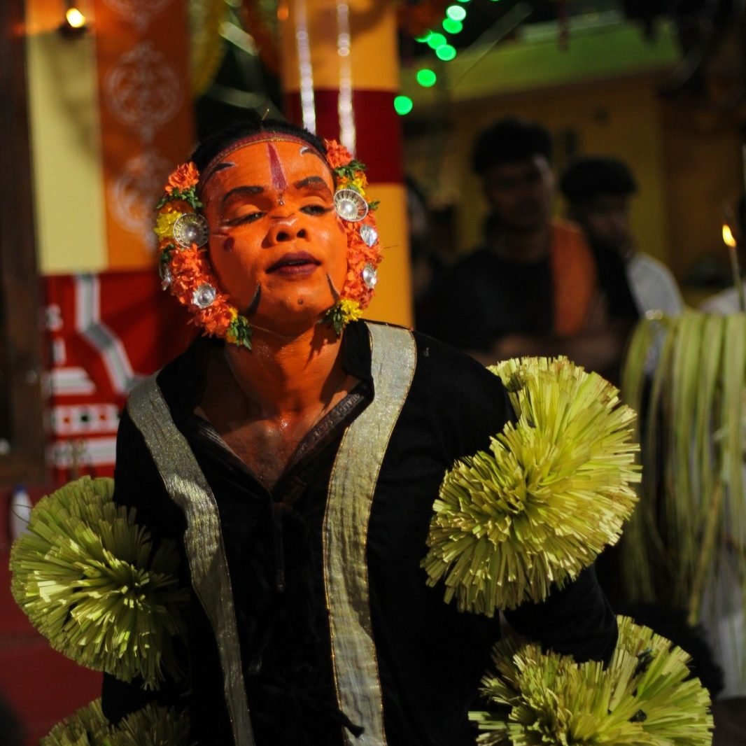 panjuruli theyyam photos