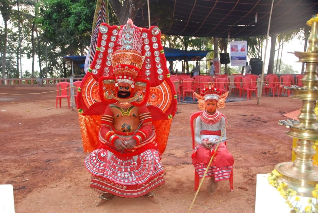 Thekkan Kariyathan Theyyam