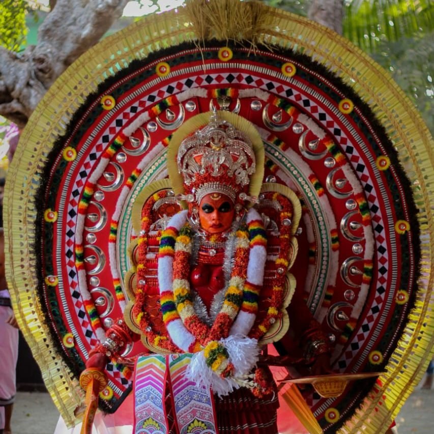 Moovalamkuzhi Chamundi Theyyam