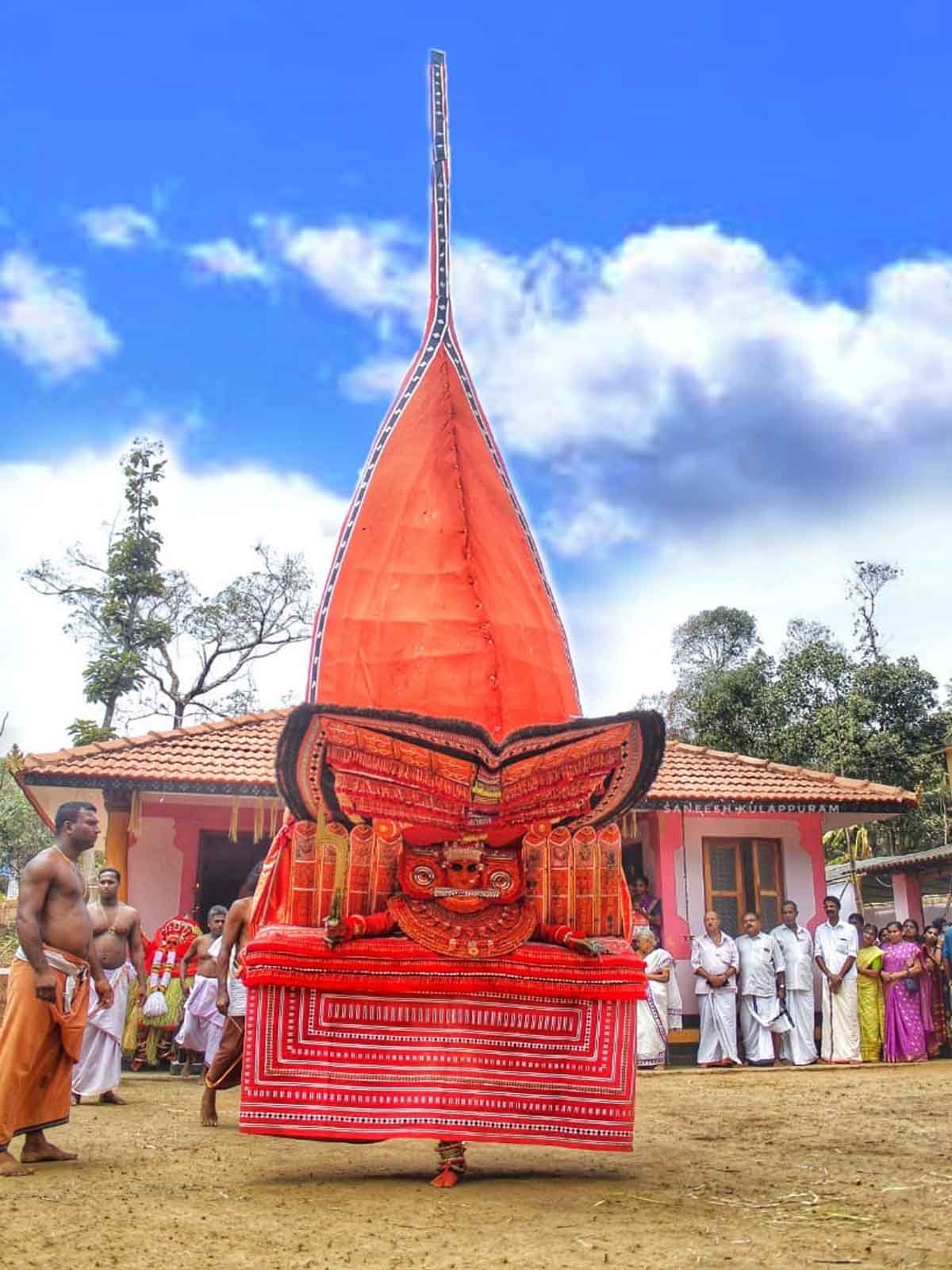 thai paradevatha thai paradevatha theyyam