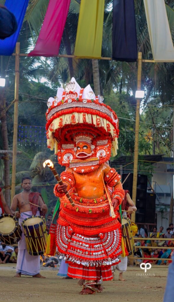 1 Vayanattu Kulavan Theyyam