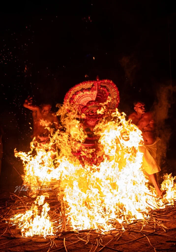 3 Kandaran Kelan Theyyam (fire theyyam)