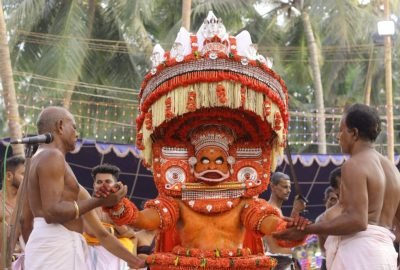 Vayanattu Kulavan Theyyam [Image Credit: Prashanth Puthiyakandam]